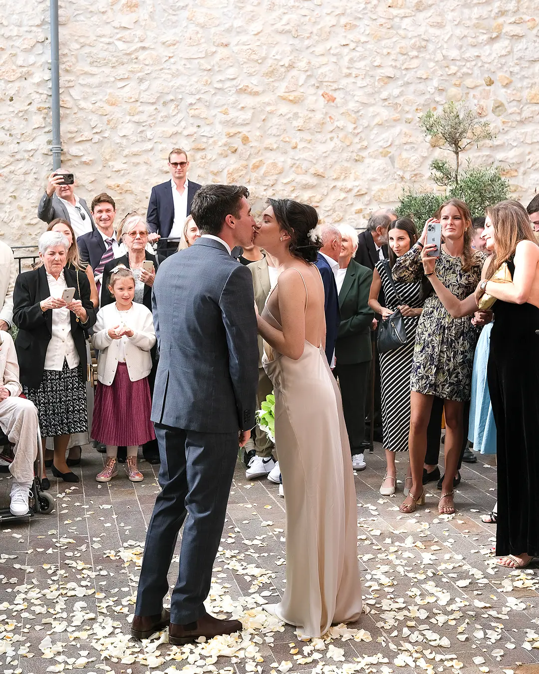 Le baiser devant l'hôtel de ville, Falicon